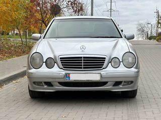 Mercedes E-Class foto 2