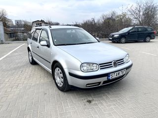 Volkswagen Golf foto 1