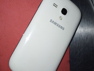Samsung Galaxy S3 mini i8190  foto 1