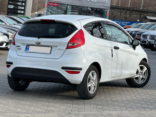 Ford Fiesta foto 4