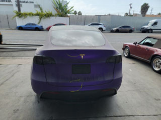 Tesla Model Y foto 12