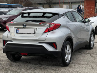 Toyota C-HR foto 3