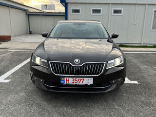 Skoda Superb foto 1