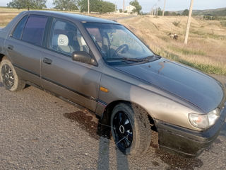 Nissan Sunny foto 2