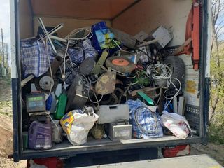 Evacuarea gunoi deseuri hamali transport