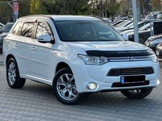 Mitsubishi Outlander foto 1