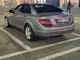 Mercedes C-Class foto 2