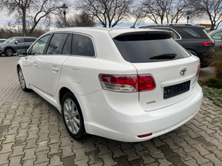 Toyota Avensis foto 6