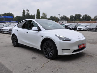 Tesla Model Y foto 3