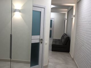 Apartament cu 2 camere, 82 m², Botanica, Chișinău foto 8