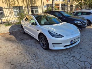 Tesla Model 3 foto 2