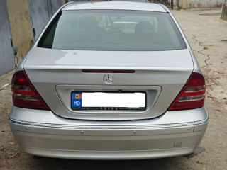 Mercedes C-Class foto 4