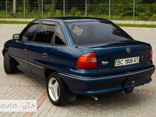 Opel Astra foto 4