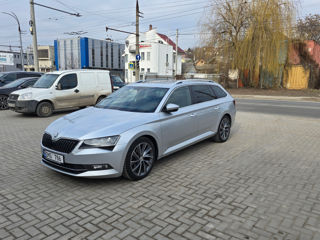 Skoda Superb foto 3