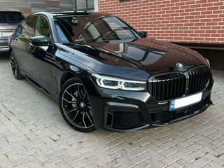 BMW 7 Series foto 1