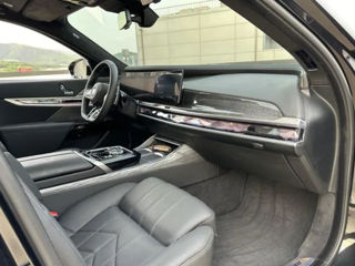 BMW 7 Series foto 7