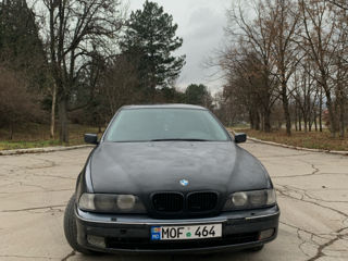 BMW 5 Series foto 2