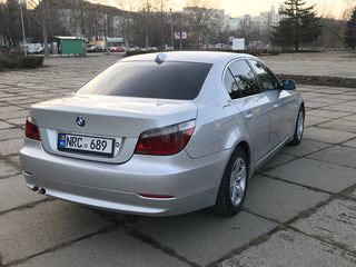 BMW 5 Series foto 4