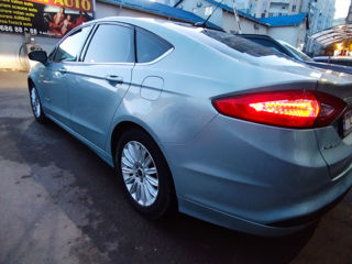 Ford Fusion foto 8