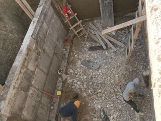 Turnam beton ,Săpăm pămînt ,scoatem steașca,demolam.. foto 12