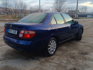 Nissan Almera foto 5