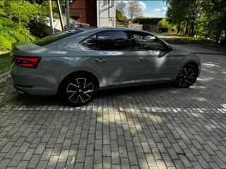 Skoda Superb foto 2