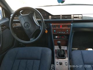 Mercedes Series (W124) foto 5