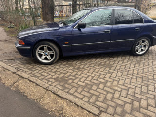 BMW 5 Series foto 4