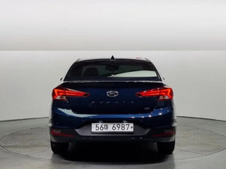 Hyundai Avante foto 4