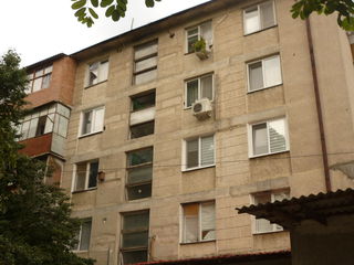 Buiucani. Str Ion Neculce colt cu str Stefan Neaga, nu departe de str Ion Creanga. foto 2