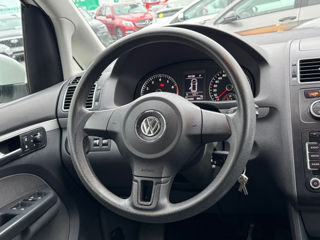 Volkswagen Touran foto 11