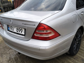 Mercedes C-Class foto 5