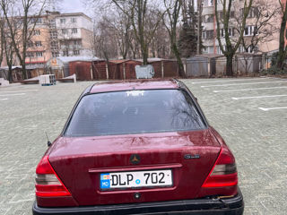 Mercedes C-Class foto 7