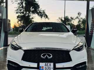 Infiniti QX30