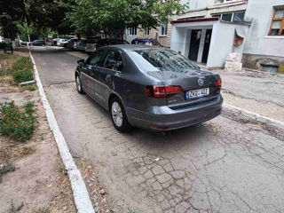 Volkswagen Jetta foto 5