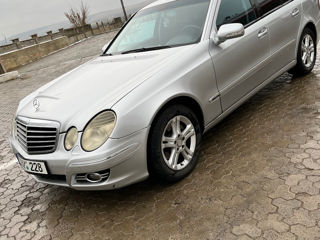 Mercedes E-Class foto 2