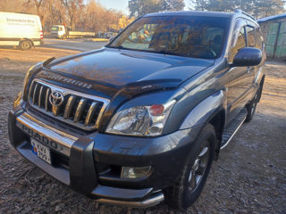 Toyota Land Cruiser Prado foto 1