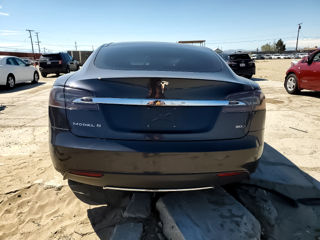 Tesla Model S foto 6