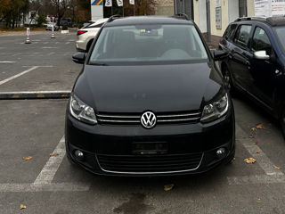 Volkswagen Touran foto 2