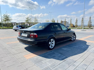 BMW 5 Series foto 3