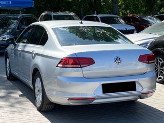 Volkswagen Passat foto 3