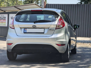 Ford Fiesta 5D foto 5