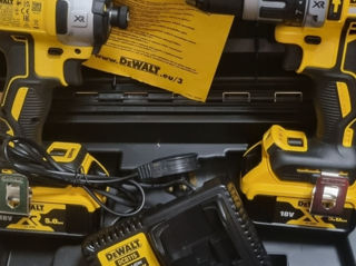 Комплект DEWALT  266P2T .Шуруповёрт796, Импакт 887, 2 батареи на 5 ампер зарядка и кейс