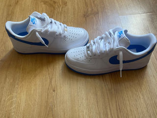 Nike Air Force 1 White and Blue foto 0