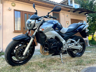 Suzuki GSR - 600 foto 5