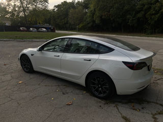 Tesla Model 3 foto 2