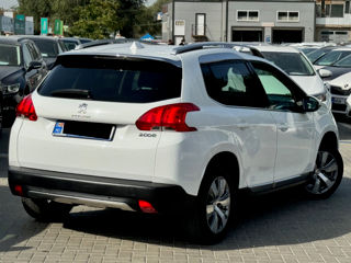 Peugeot 2008 foto 3