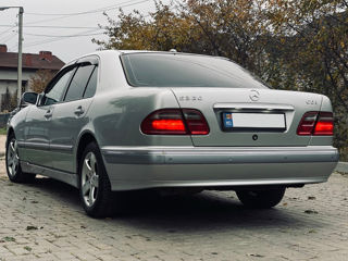 Mercedes E-Class foto 4