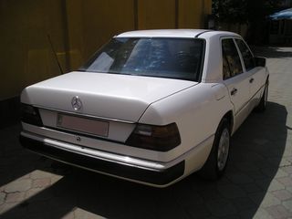 Mercedes Series (W124) foto 3