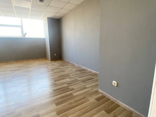 chirie oficiu 40 m2 sculeni str. calea iesilor . foto 4